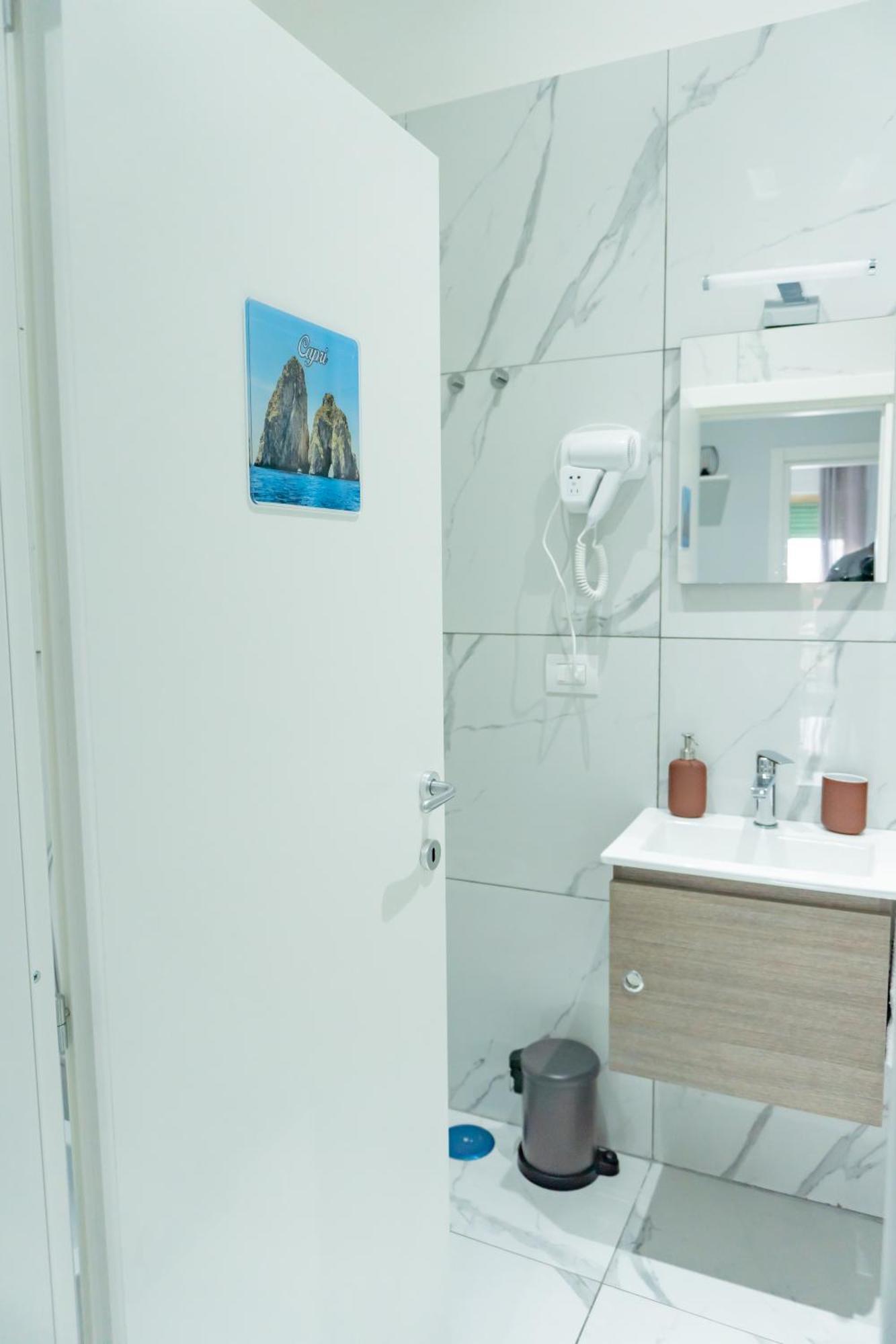 Hostel Partenope Naples Exterior photo