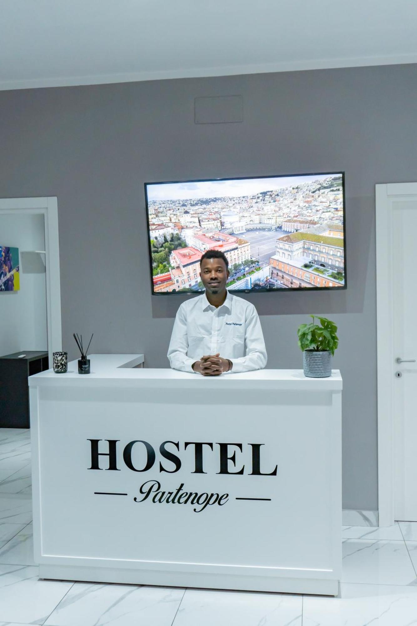 Hostel Partenope Naples Exterior photo